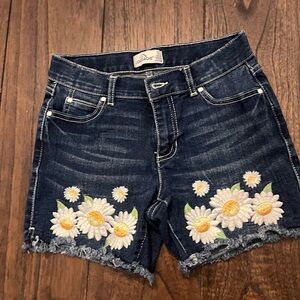 Girls Jordache Shorts Denim Embroidered Size 10